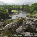 Sneem - Ring of Kerry (1844 odwiedzin) Sneem River divides the village Sneem - Ring of Kerry