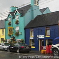 Sneem - Ring of Kerry (1739 odwiedzin) Green building is Bank House Sneem - Ring of Kerry