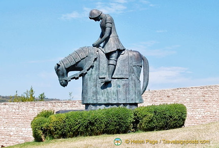 Sculpture of San Francesco returning to Assisi