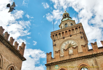 Clock Tower (Orologio Tower)