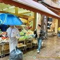 Food shops in via Pescherie Vecchie