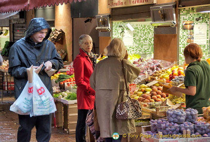 Food shopping in Bologna