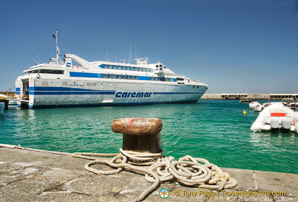 Hydrofoil at Marina Grande