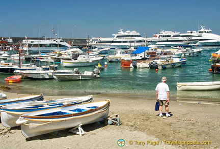 A busy Marina Grande