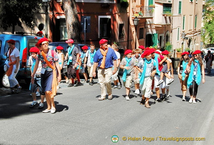 French school kids in Castel Gandolfo to see the Pope