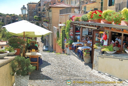 Castel Gandolfo lakeside restaurant