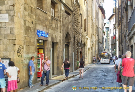 Caffe le Torri on Borgo San Jacopo