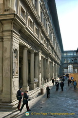 The Galleria Uffizi on Piazzale degli Uffizi