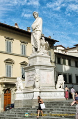 Statue of Dante Alighieri