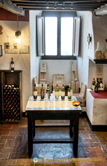 Winetasting room at Contucci