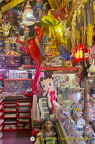 Il Mago di Oz (The Wizard of Oz) a popular craft shop in Via dei Magoni