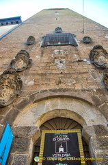 Features on the Torre del Moro wall