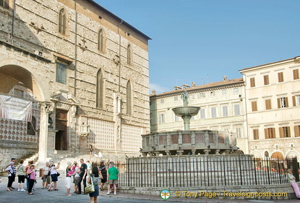 Fontana Maggiore