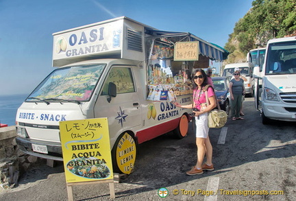 A drinks and snacks van at the viewpoint