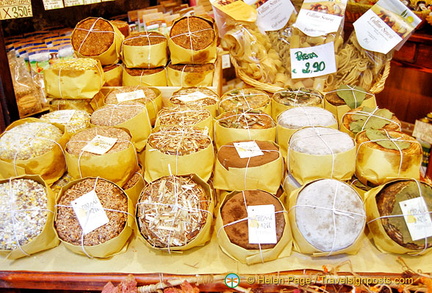 Artisan cheeses in San Gimignano