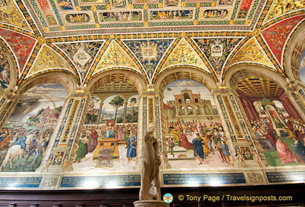 Libreria Piccolomini artwork