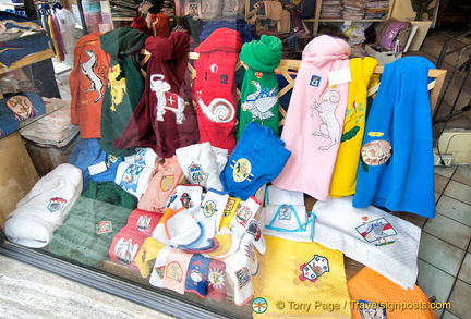 T-shirts with emblems of the Siena contradas