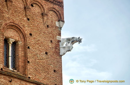 Lupa suckling the Twins - symbol of siena