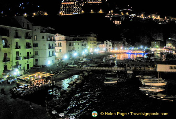 Night view of Marina Grande