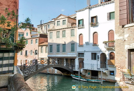 View of Ponte dei Conzafelzi from Libreria Aqua Alta