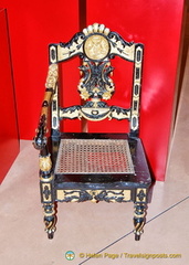 Exquisite gondola chair