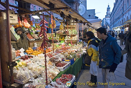 Shopping in Rialto Market