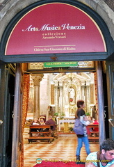 Entrance of San Giacomo di Rialto