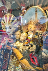 Venetian costume shop