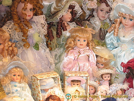 San Polo doll shop