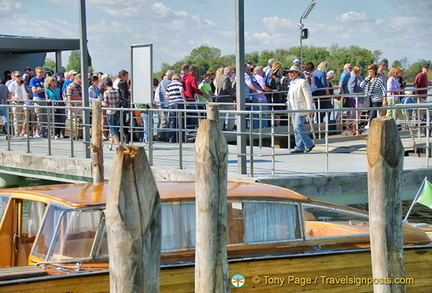 Passengers getting off vaporetto at Burano