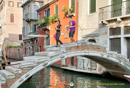 Bridge with no railings