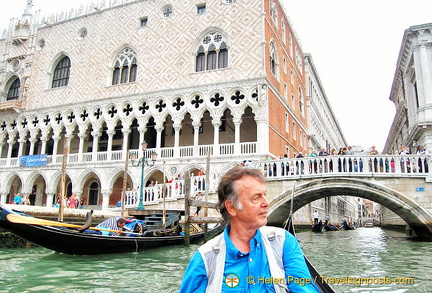 In front of the Doge's Palace and Ponte de Sospiri