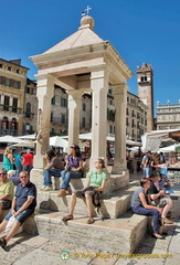 Capitello or Tribuna where public ceremonies are conducted