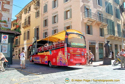 Verona sightseeing bus