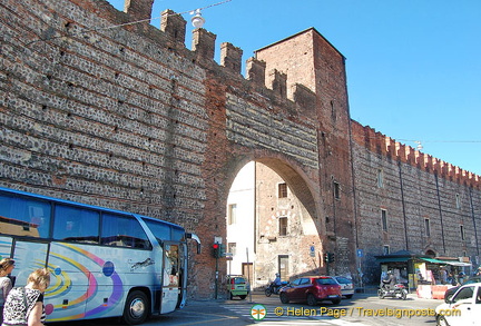 Coach parking area near Via Pallone