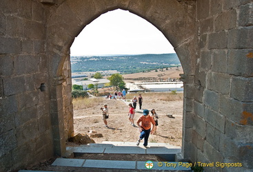 A view from the Arraiolos castle gate