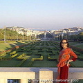 Lisbon - Portugal (1875 visite) Helen in front of the Lisbon park Lisbon - Portugal
