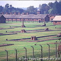 Auschwitz and Berkenau concentration camps, Oswiecim, Poland (1995 ទស្សនា) Auschwitz and Berkenau concentration camps, Oswiecim, Poland Auschwitz and Berkenau concentration camps, Oswiecim, Poland