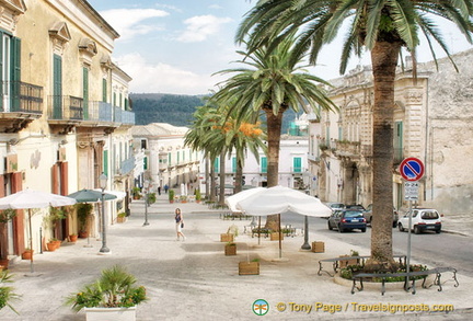 Exploring Ragusa Ibla