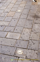 Golden crowns marking the coronation route