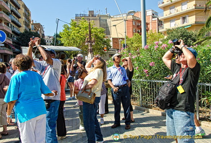 Looking up to Sagrada Familia