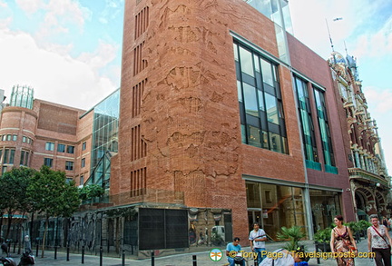 Petit Palau - The new six-story tower of the Palau de la Musica