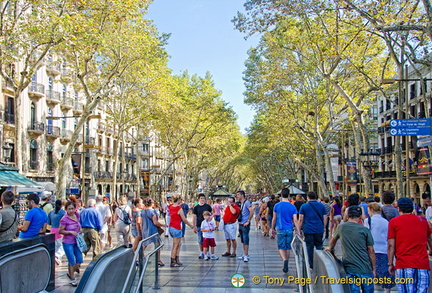 Placa de Catalunya end of Las Ramblas