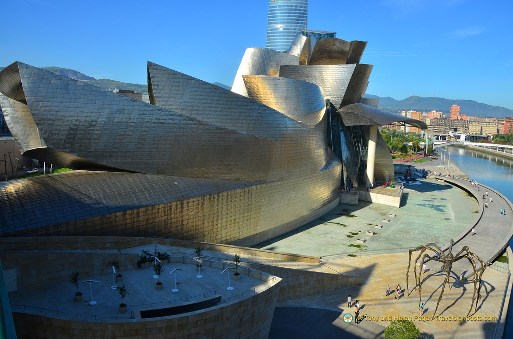 Guggenheim Bilbao was intended to look like a ship