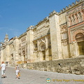The Mezquita on Calle Cardenal Herrero (1080 visingar) Wall of the Cordoba Mezquita The Mezquita on Calle Cardenal Herrero
