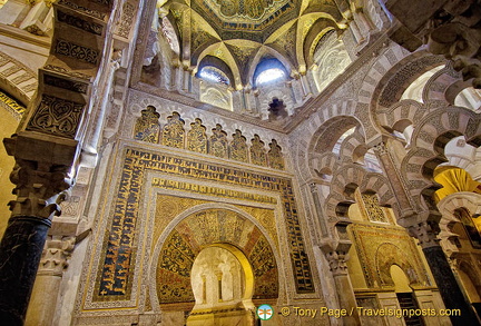 Richly decorated Maksoureh and Mihrab