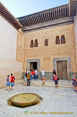 Façade of Comares: The Façade separates the administrative and public sectors from the private.