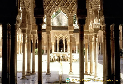 Patio de los Leones: View of the Lion courtyard