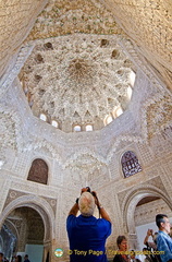 Sala de los Abencerrages star-shaped vault decoration