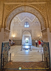 Sala de los Abencerrages entrance